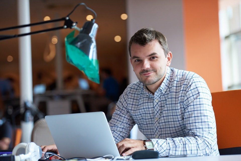 Corredor Inmobiliario o Búsqueda en Internet con Trato Directo: ¿Qué es mejor a la hora de elegir tu nuevo Hogar?